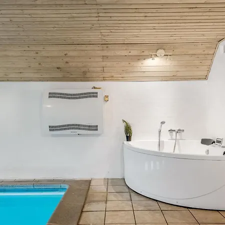 Vakantiehuis Alisa - 2km From The Sea By Interhome