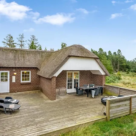 Alisa - 2km From The Sea By Interhome *
