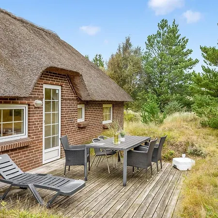Alisa - 2km From The Sea By Interhome
