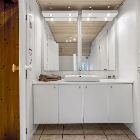 Vakantiehuis Alisa - 2km From The Sea By Interhome *