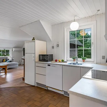 Alisa - 2km From The Sea By Interhome